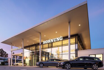 https://www.autohaus-hornung.com/app/uploads/2023/03/14-hornung-showroom-2017.jpg