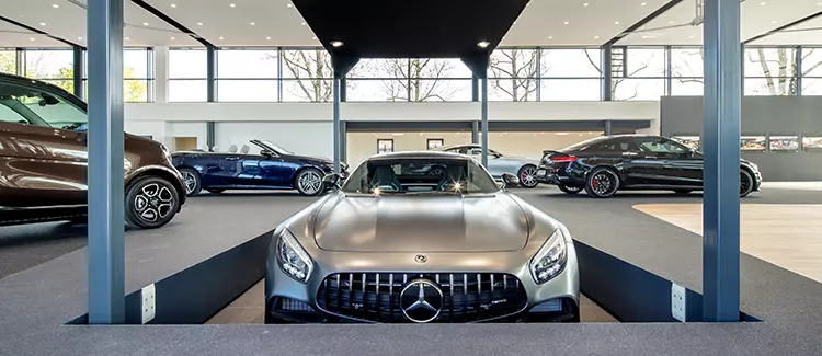 Showroom_Aussen Autohaus Hornung